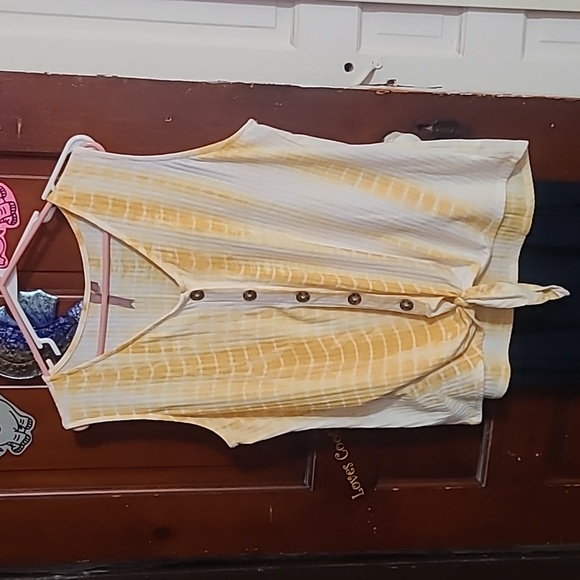 Top - Tank with tie front design - Picture 4 of 4